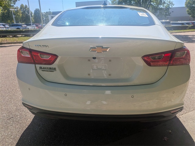 2023 Chevrolet Malibu LS photo 4