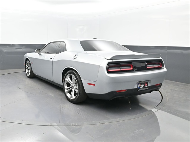 2021 Dodge Challenger R/T photo 3