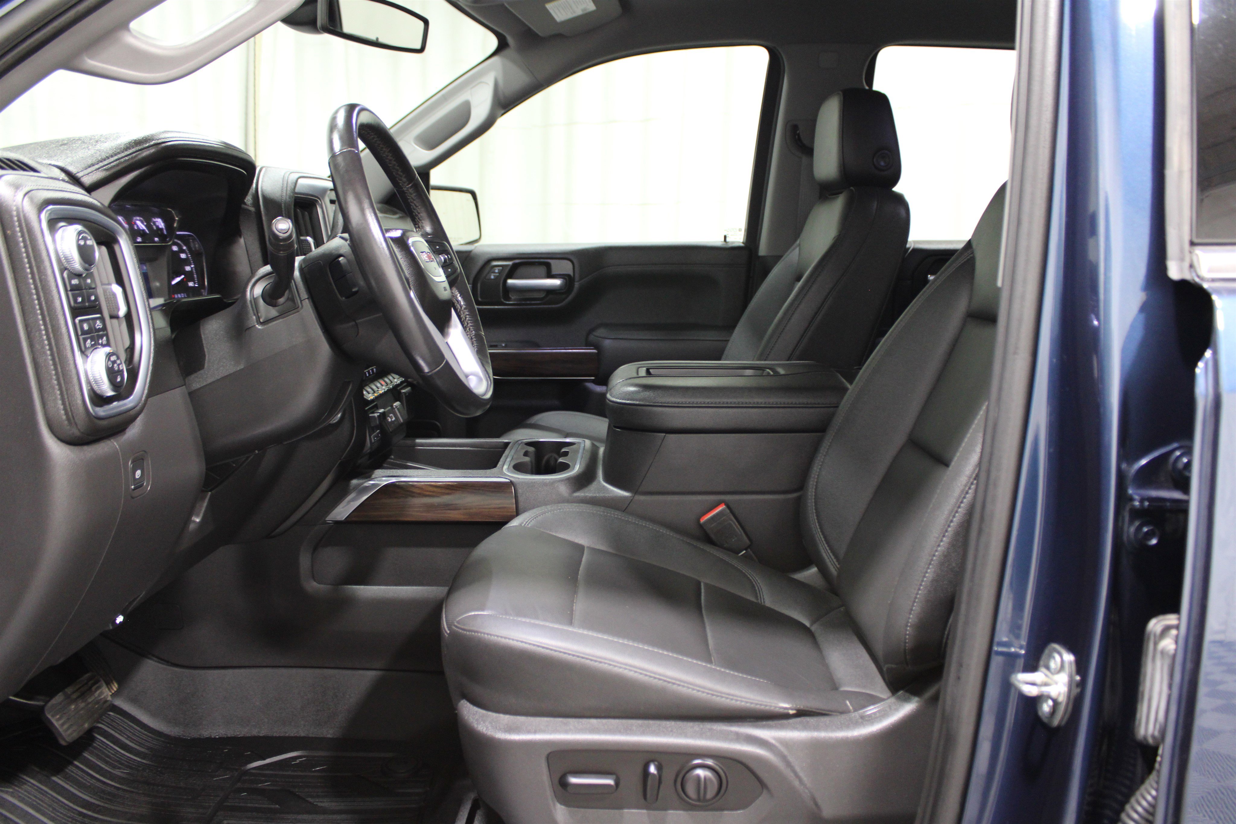 2021 Gmc Sierra 1500 SLT photo 3