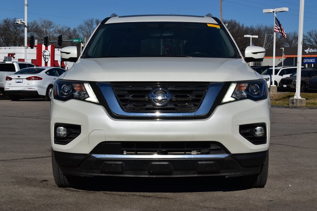 Used 2019 Nissan Pathfinder Platinum with VIN 5N1DR2MM4KC616975 for sale in Kansas City