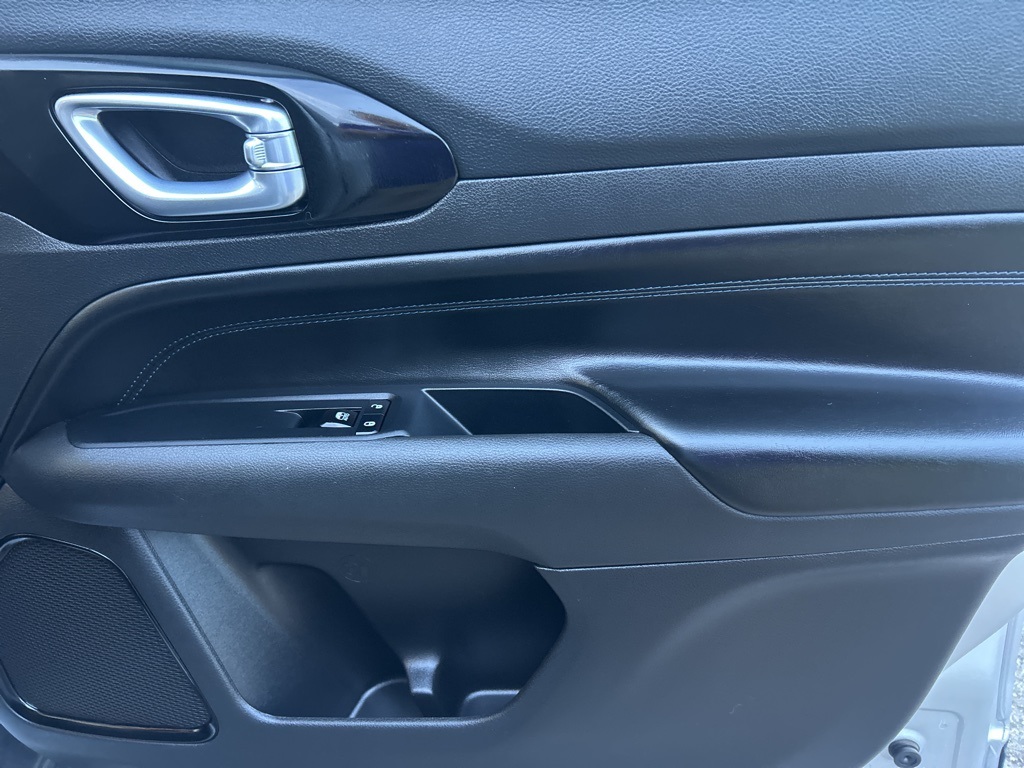 2025 Jeep Compass Latitude photo 16