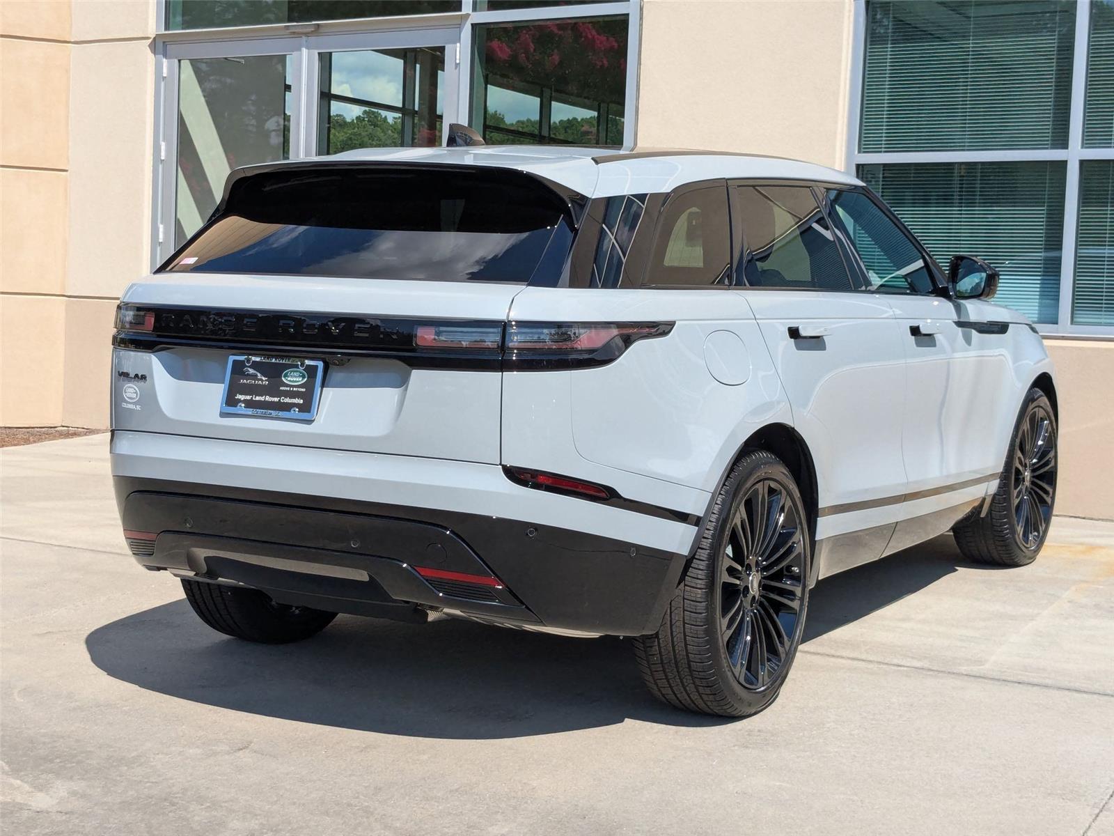 2026 Land Rover Range Rover Velar SE photo 4