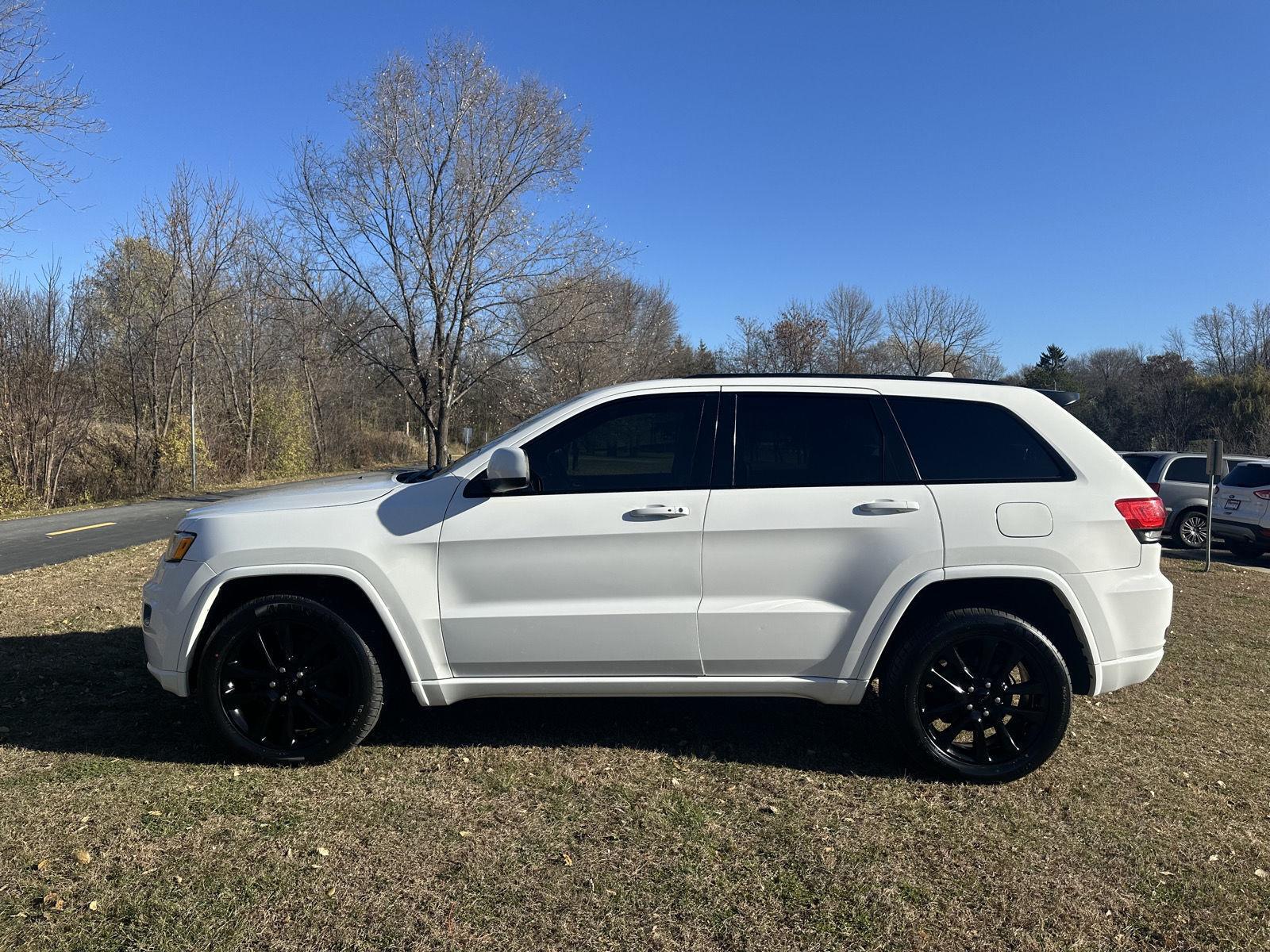 Used 2018 Jeep Grand Cherokee Altitude with VIN 1C4RJFAG4JC215755 for sale in Waconia, Minnesota