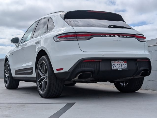2024 Porsche Macan T photo 3