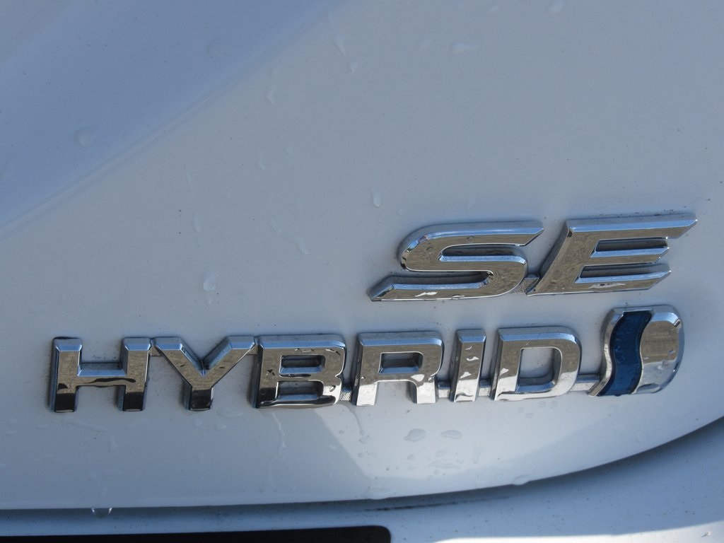 2023 Toyota Camry Hybrid SE photo 8