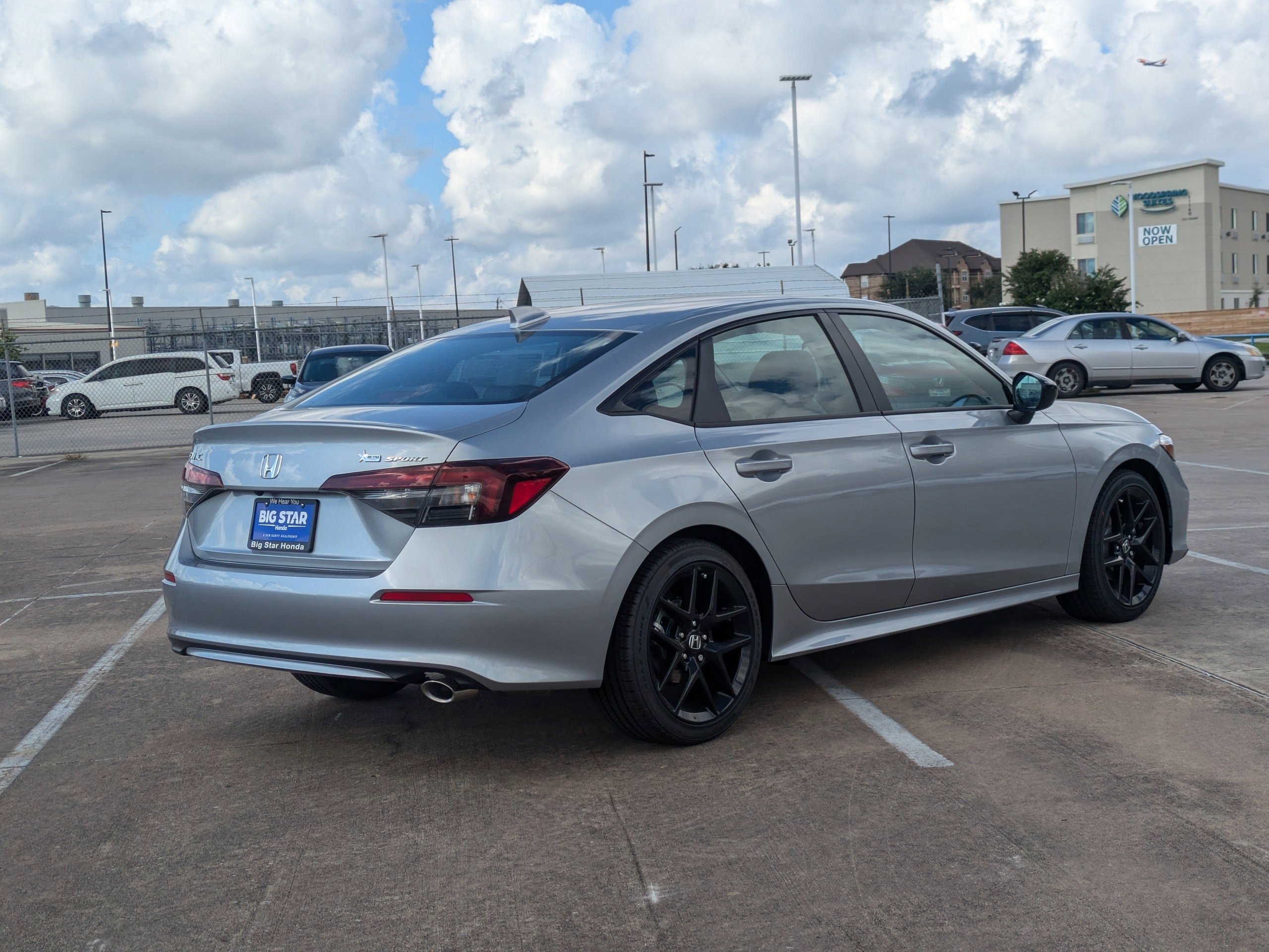 2025 Honda Civic Sport photo 4