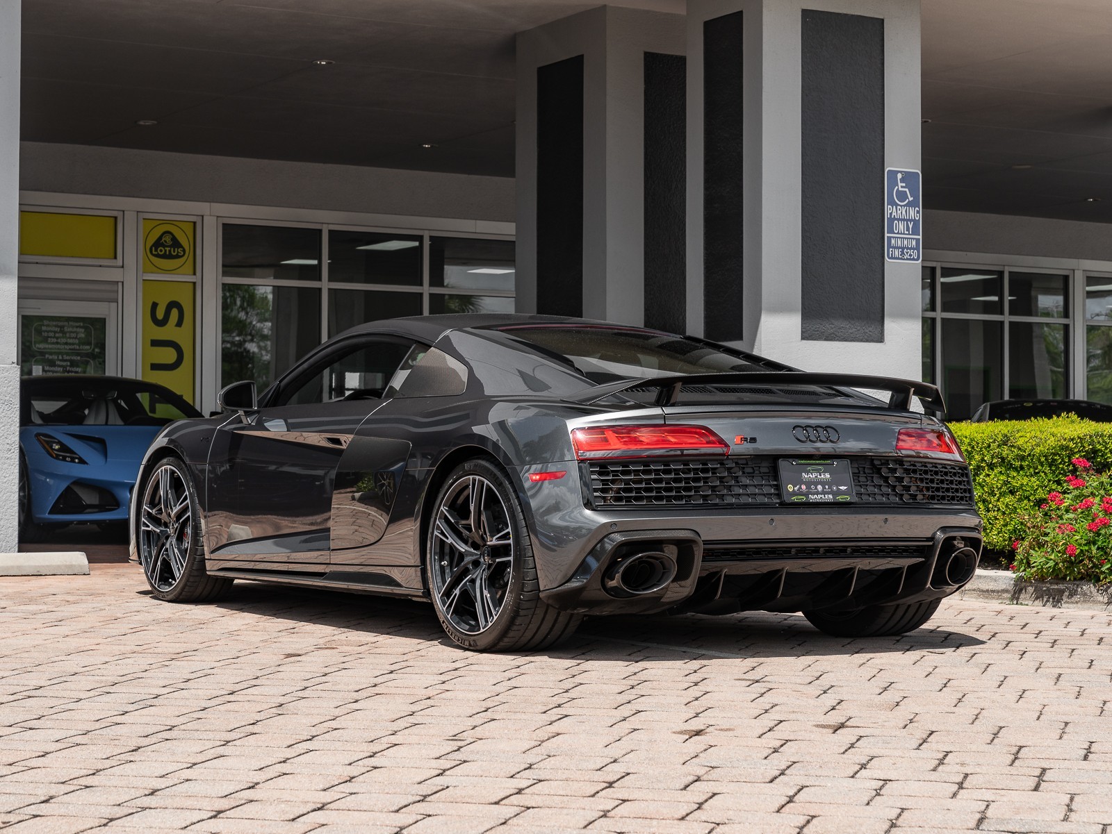 2023 Audi R8 V10 Performance photo 33