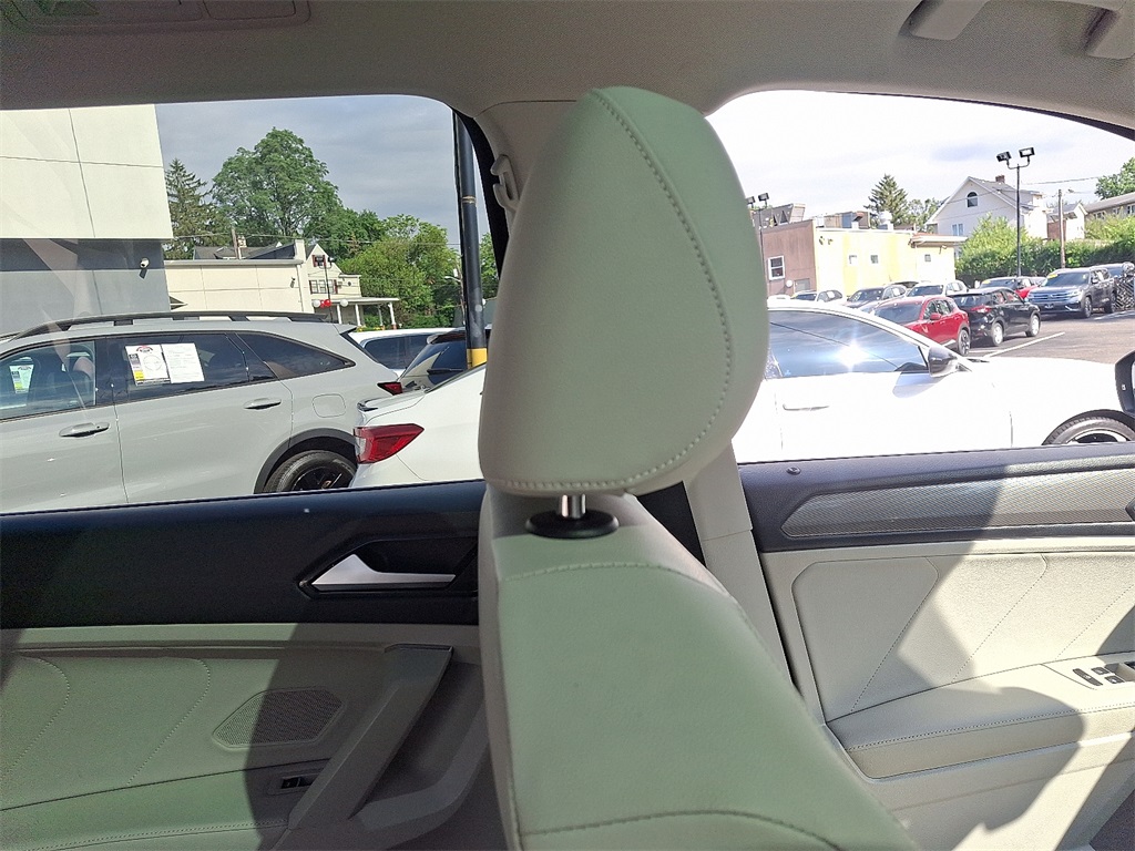 2022 Volkswagen Tiguan SE photo 12
