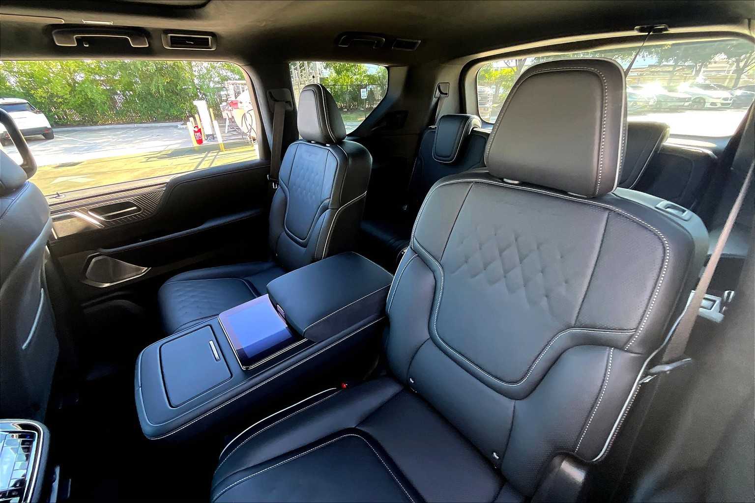 2025 Infiniti QX80 photo 16