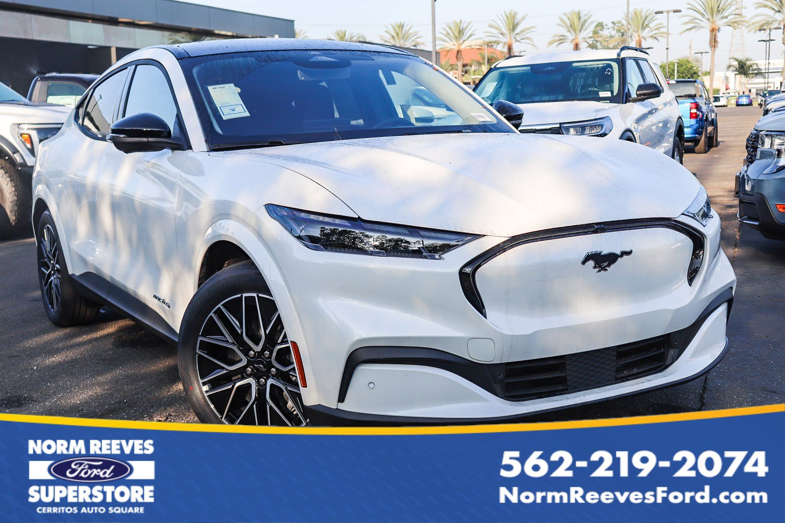 2025 Ford Mustang Mach-E Premium AWD