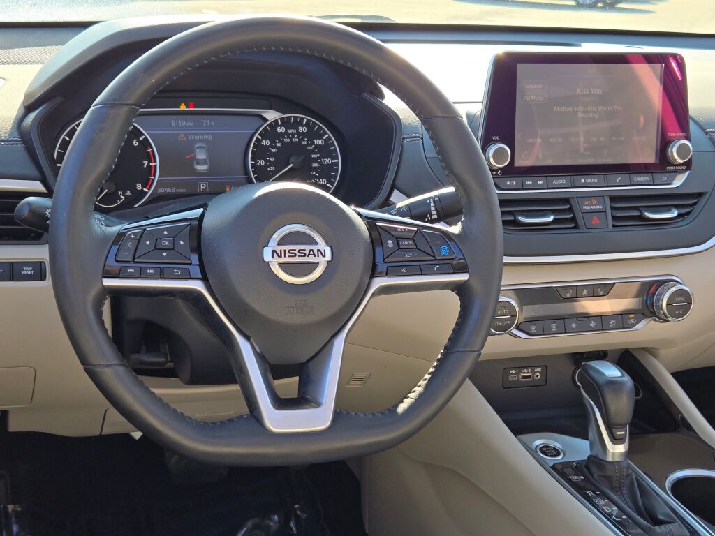 2020 Nissan Altima 2.5 SV photo 13