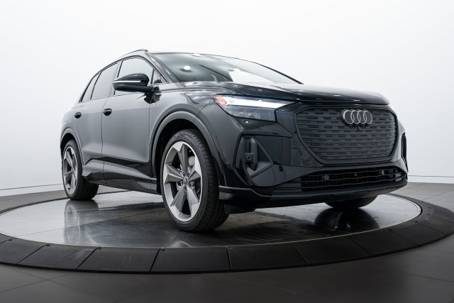 2025 Audi Q4 e-tron Premium Plus