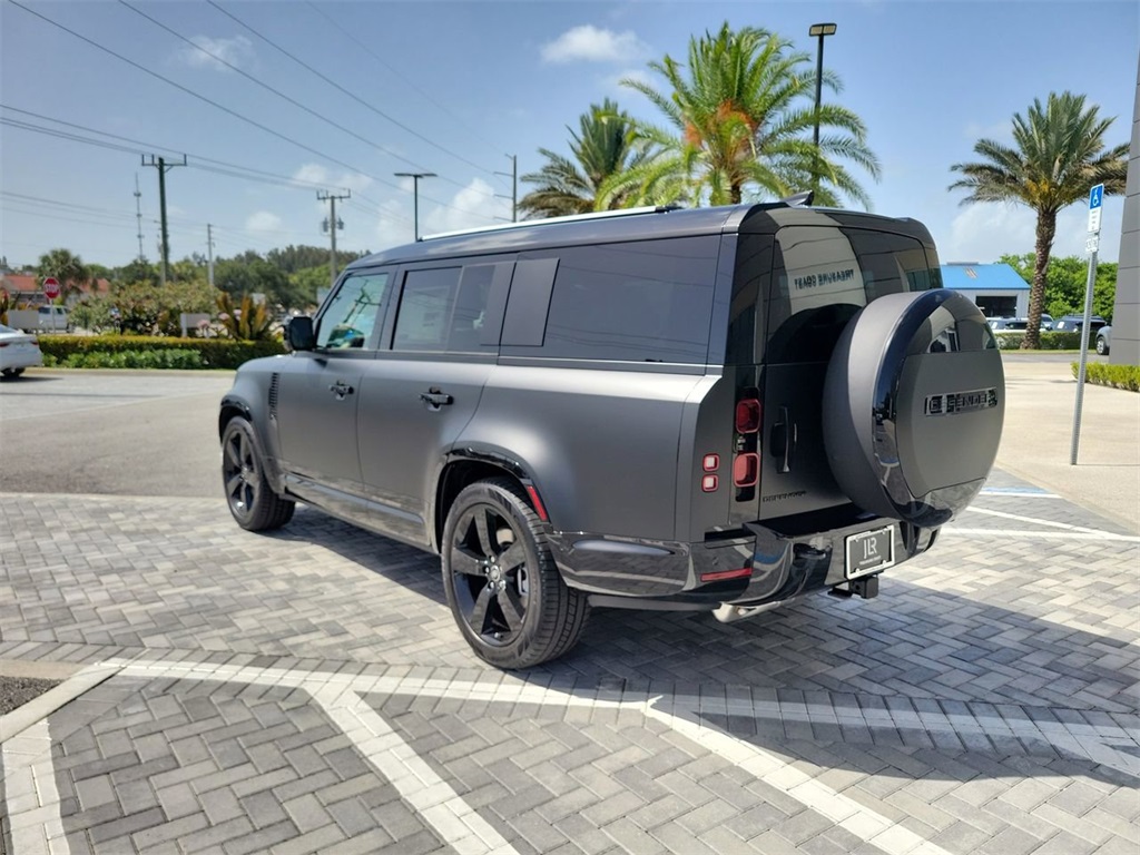 2025 Land Rover Defender 130 X-Dynamic SE photo 2