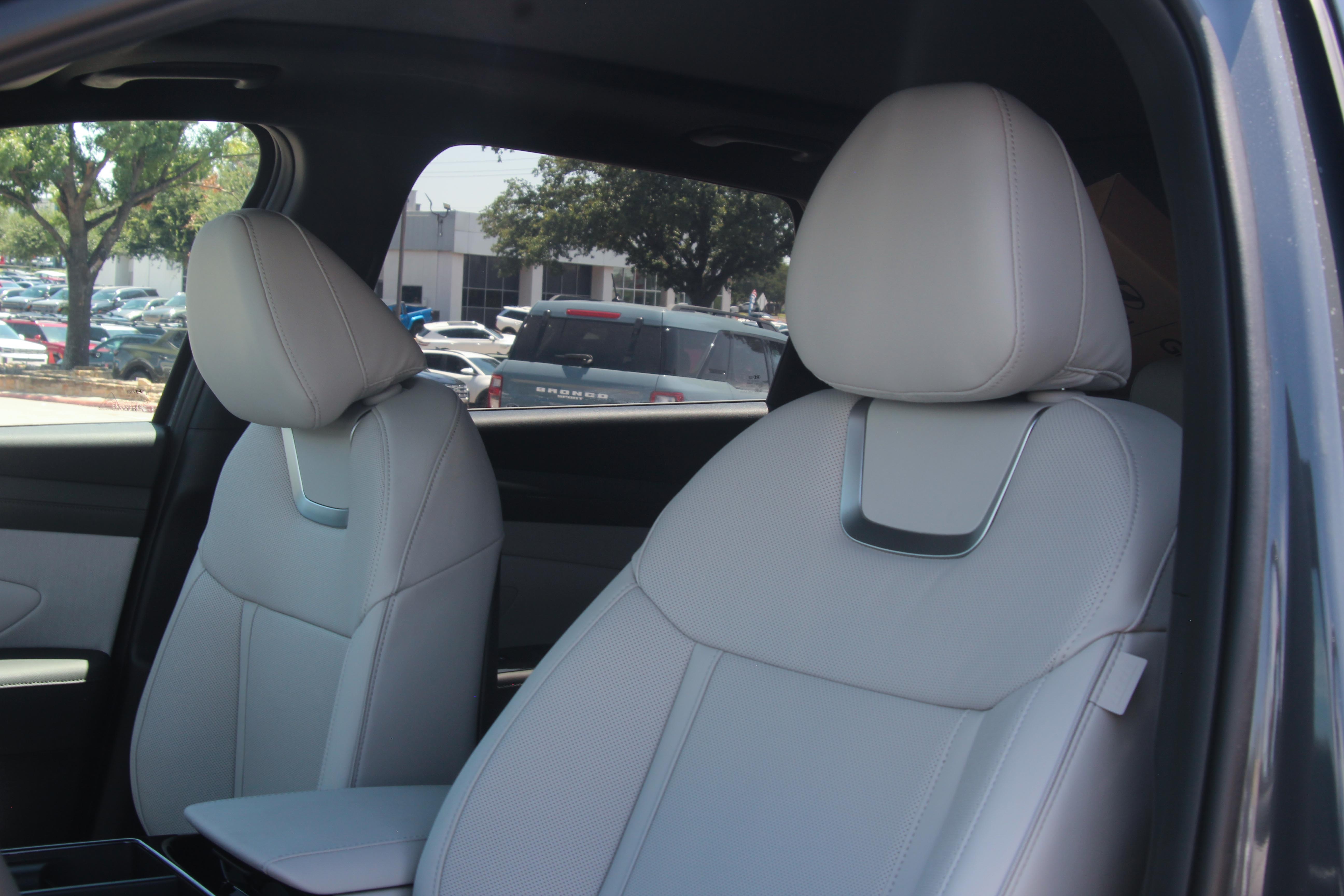2025 Hyundai Tucson Limited photo 4