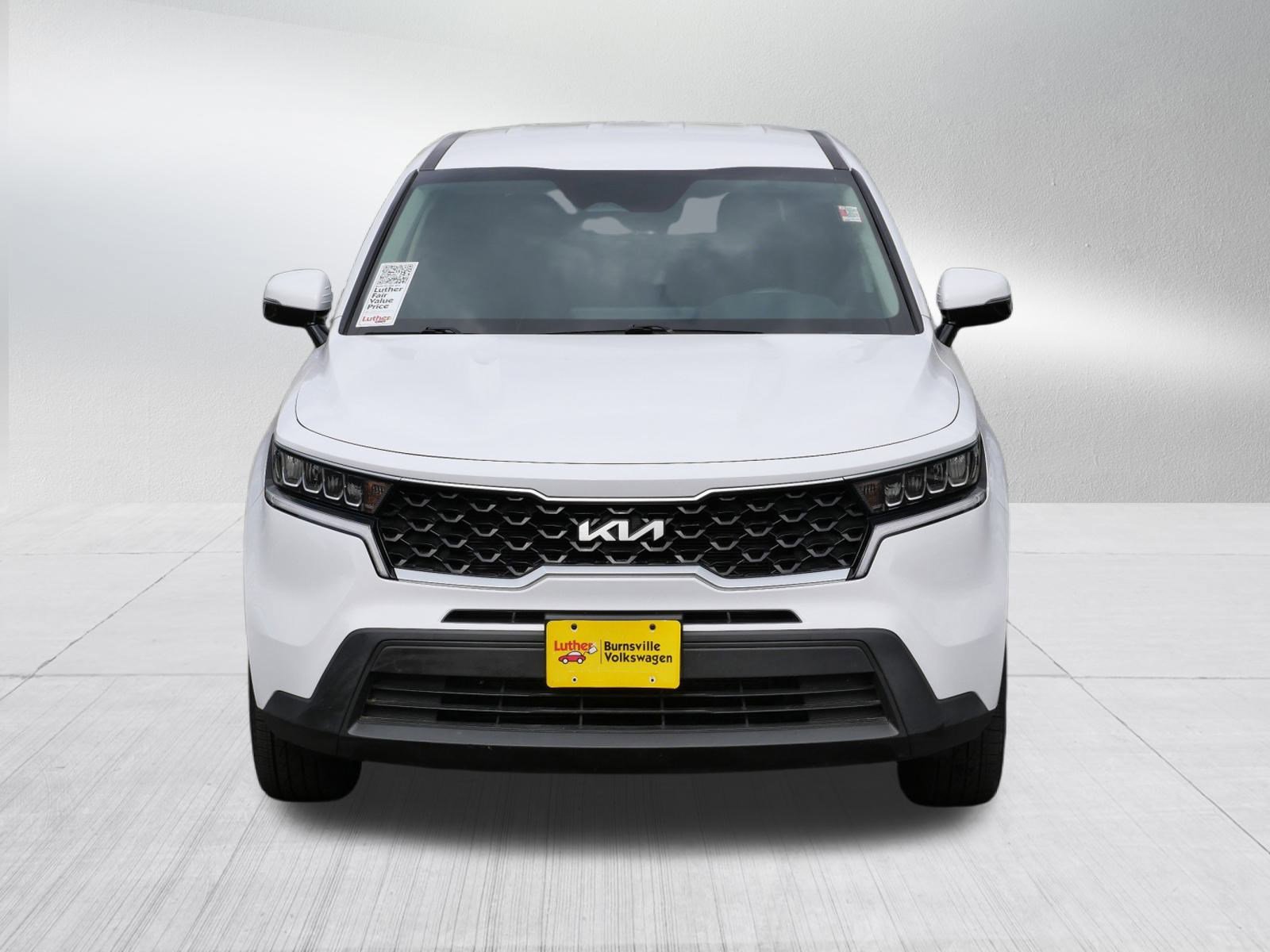 2022 Kia Sorento LX photo 2
