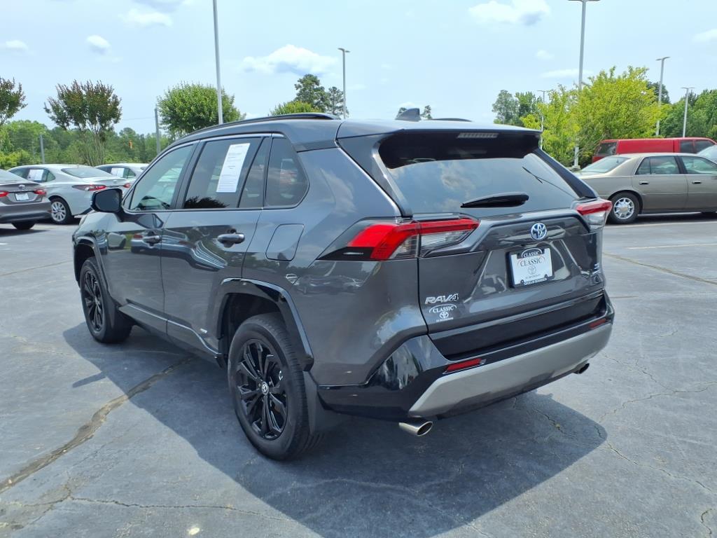 2024 Toyota RAV4 Hybrid SE photo 3