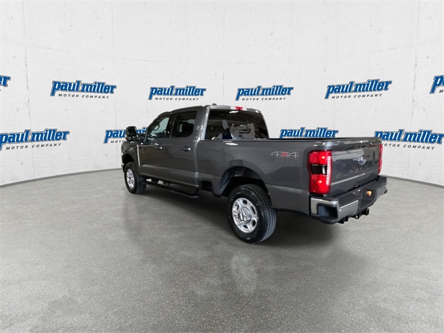 2026 Ford F-350 XLT photo 9