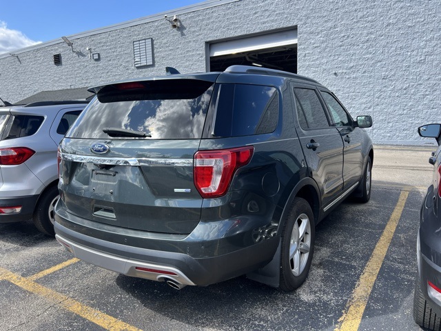 2016 Ford Explorer XLT photo 3
