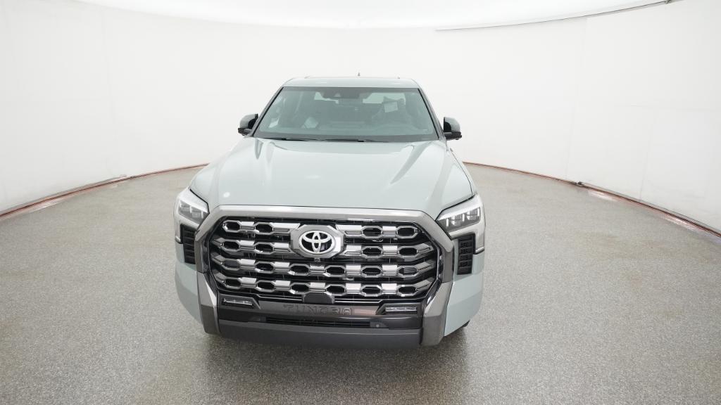 2025 Toyota Tundra Platinum CrewMax photo 3