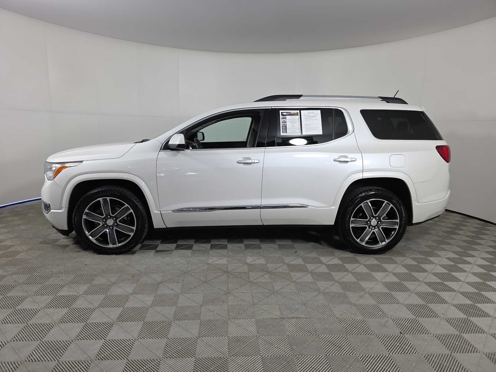 2018 Gmc Acadia Denali photo 3