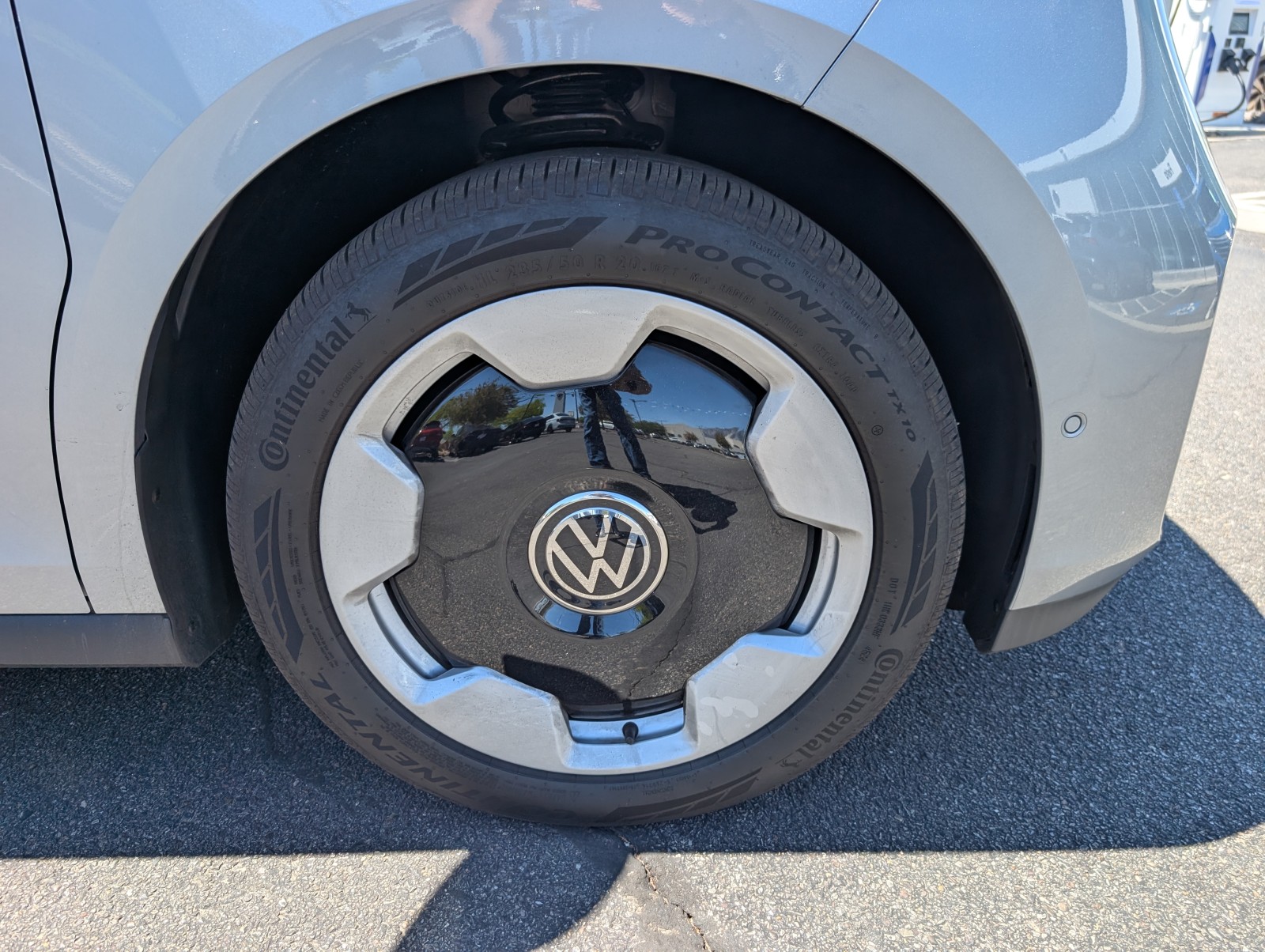 New 2025 Metro Silver Metallic Volkswagen Pro S image 26