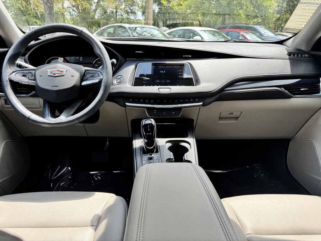 2023 Cadillac XT4 Luxury photo 13