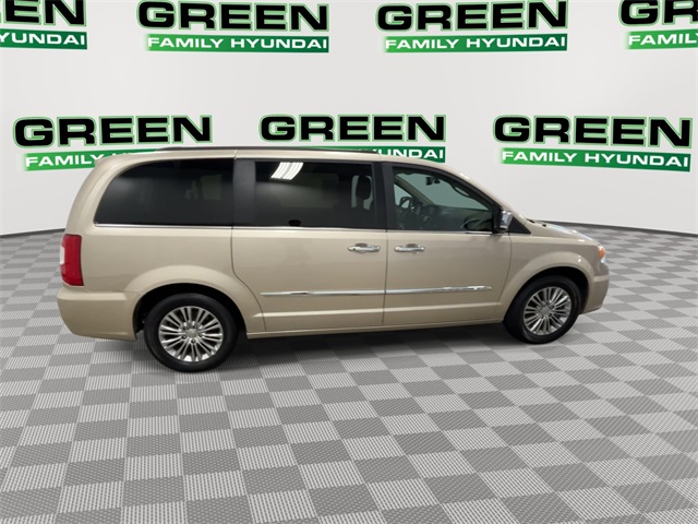 2014 Chrysler Town & Country photo 22