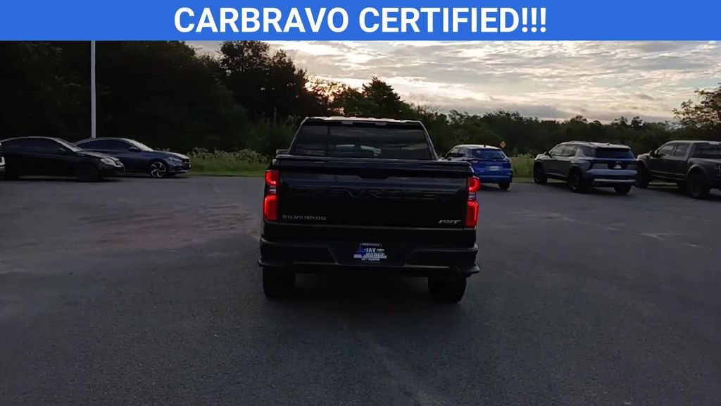 2023 Chevrolet Silverado 1500 RST photo 3