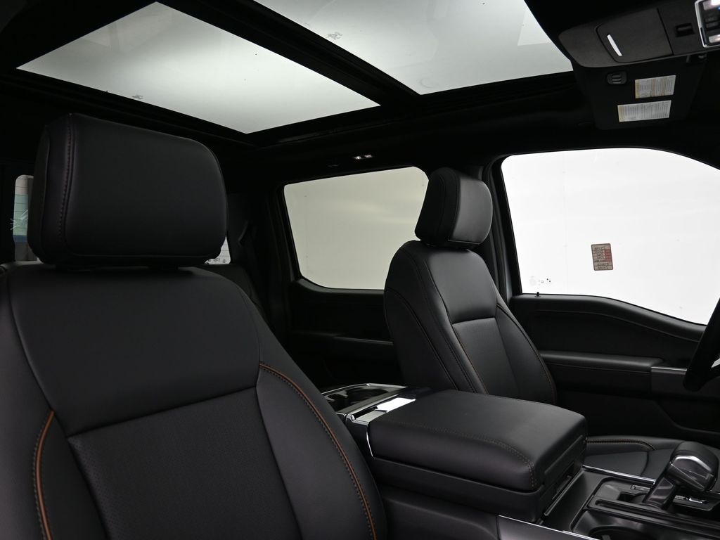 2025 Ford F-150 Lariat photo 26