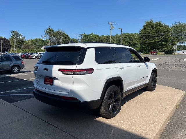 2022 Jeep Grand Cherokee Altitude photo 2
