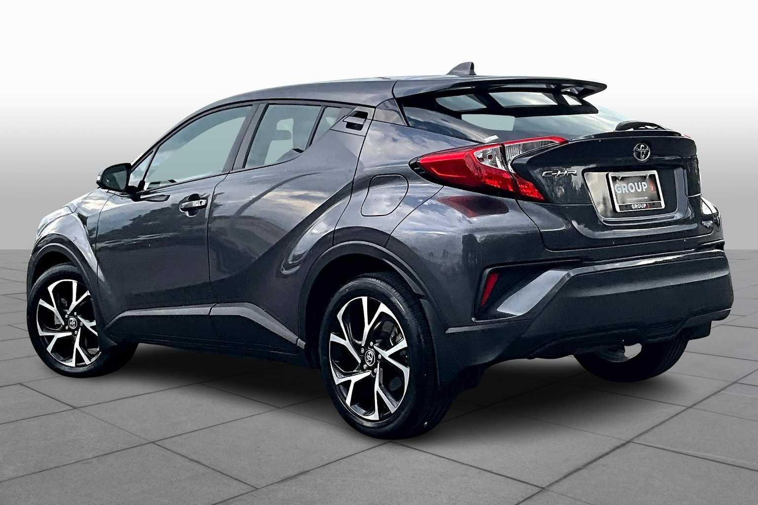2021 Toyota C-HR XLE photo 11