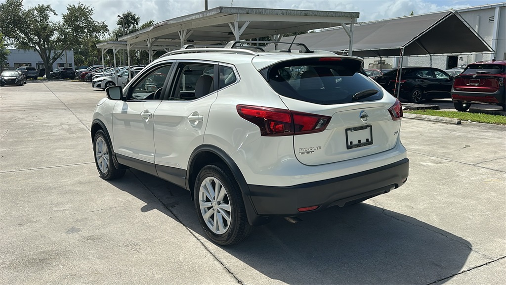 2018 Nissan Rogue Sport SV photo 4
