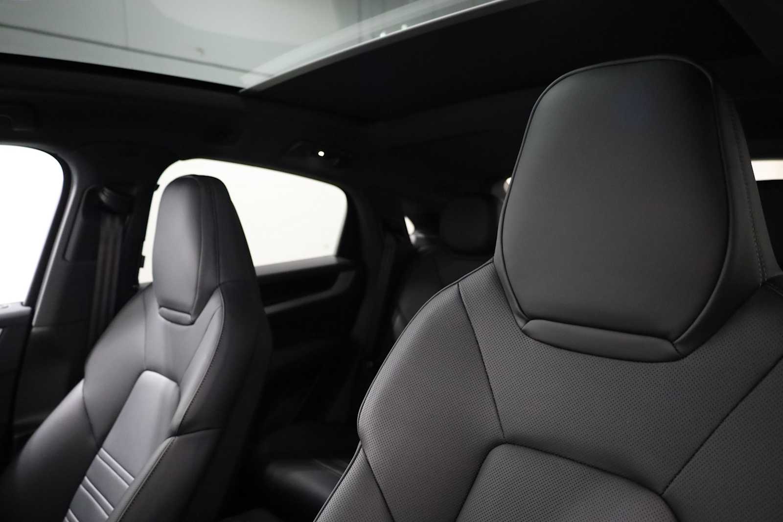 2024 Porsche Cayenne Coupe photo 15