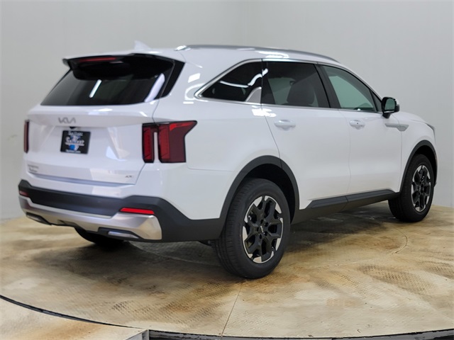 2025 Kia Sorento S photo 4