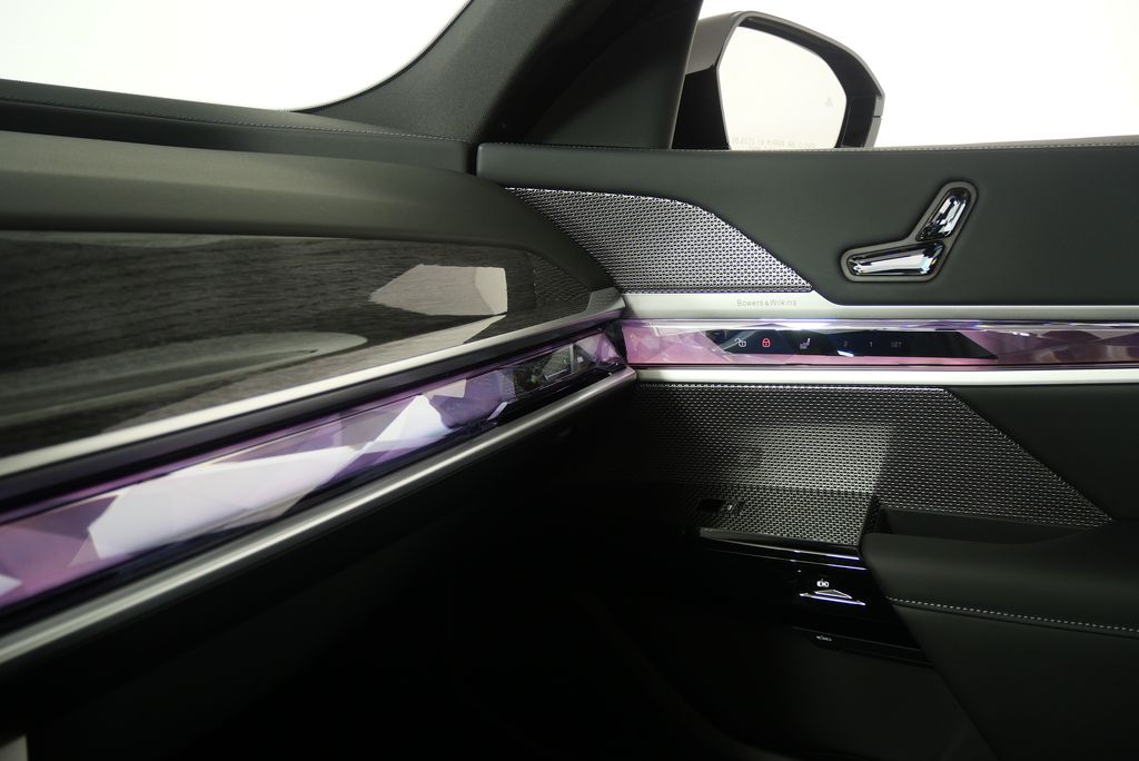 2025 Bmw 740i photo 25