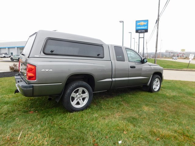 2011 Dodge Dakota SXT SLT photo 3
