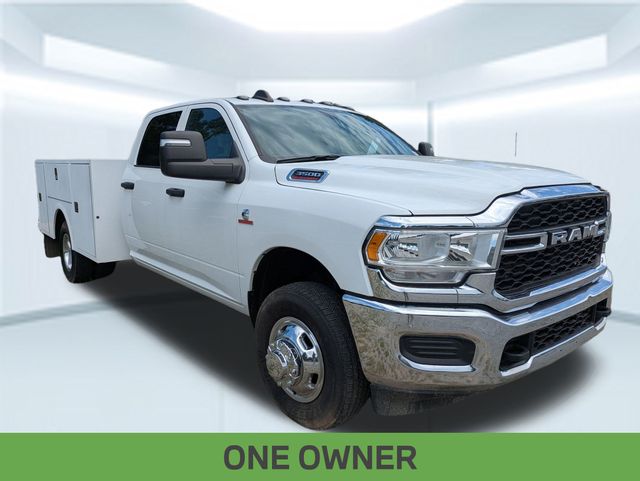 2023 Ram 3500 Tradesman photo 3