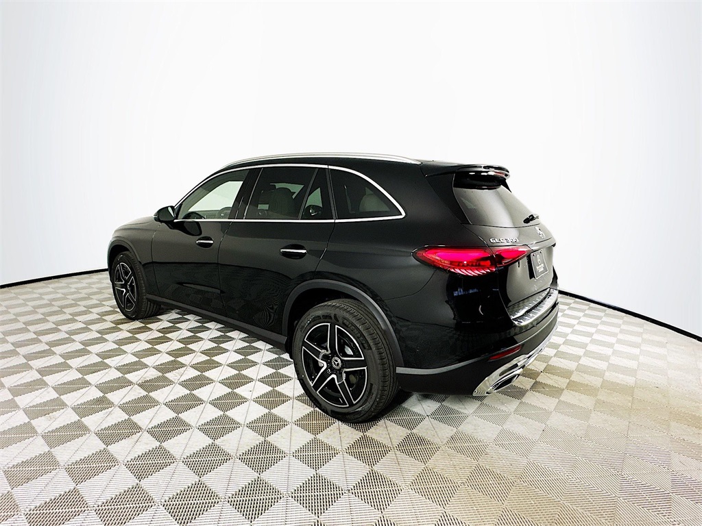 2026 Mercedes Benz GLC 300 4MATIC photo 5
