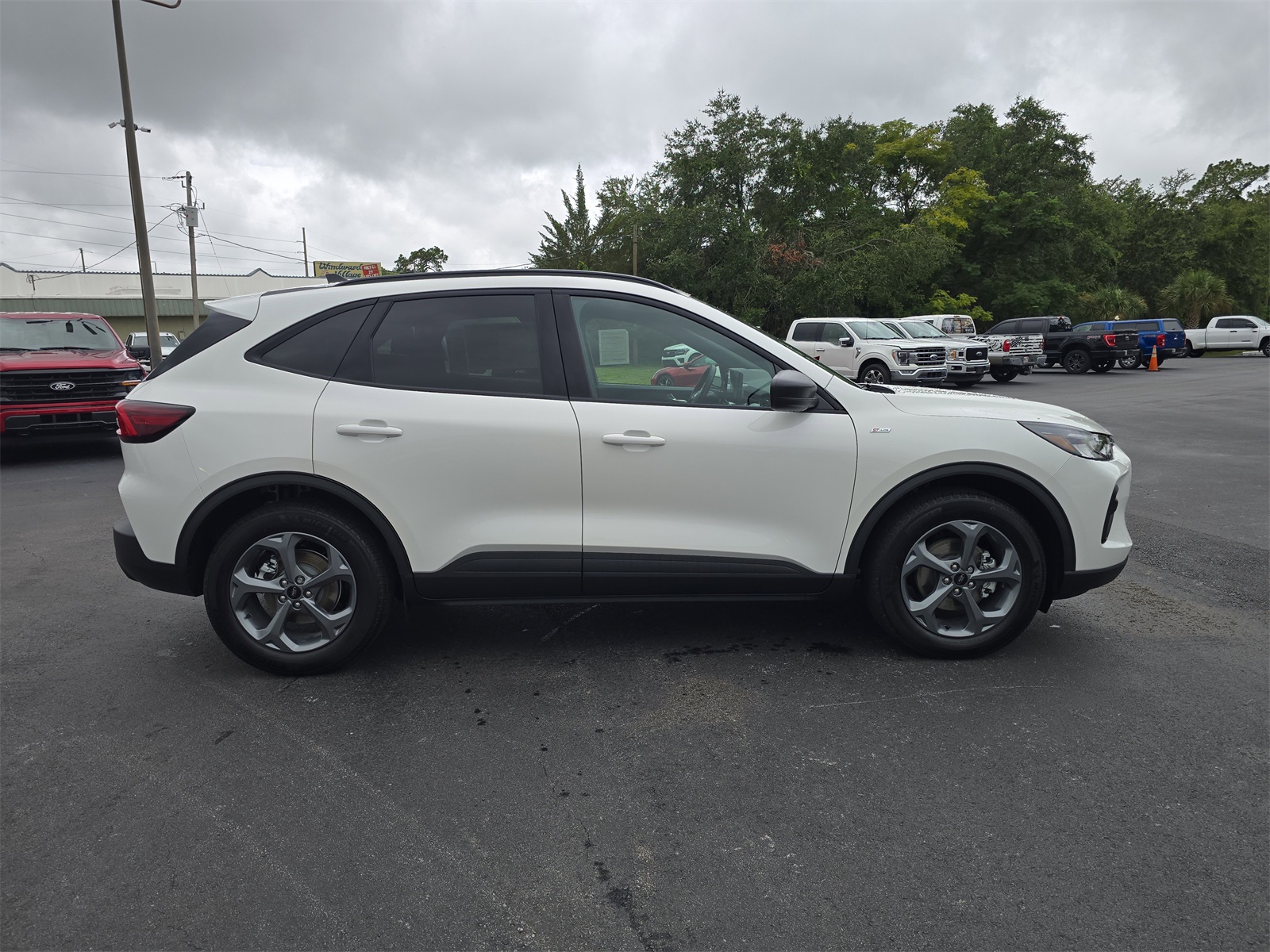 2025 Ford Escape ST-Line photo 3