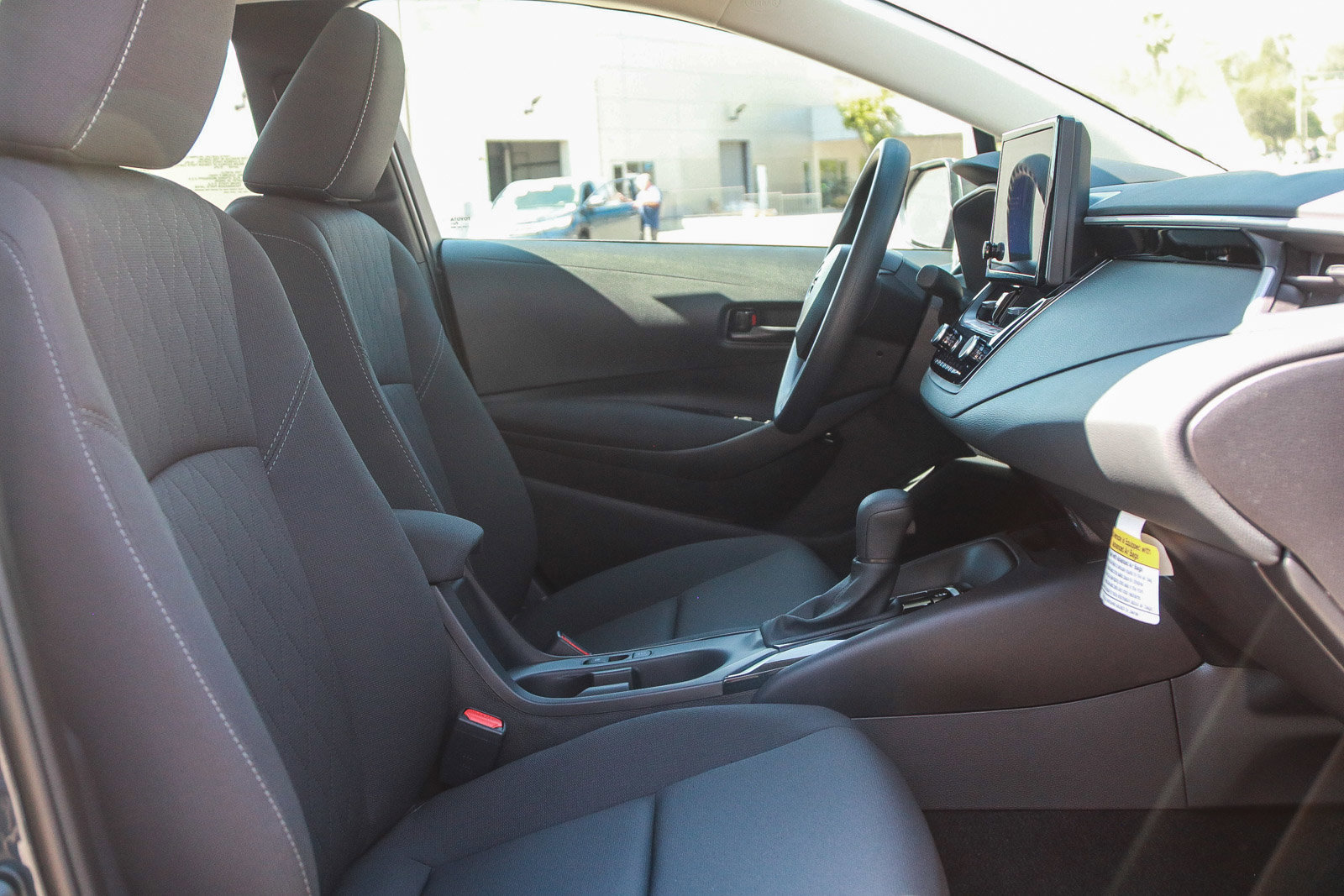 2025 Toyota Corolla LE photo 16