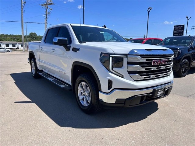 2026 GMC Sierra 1500 SLE's photo