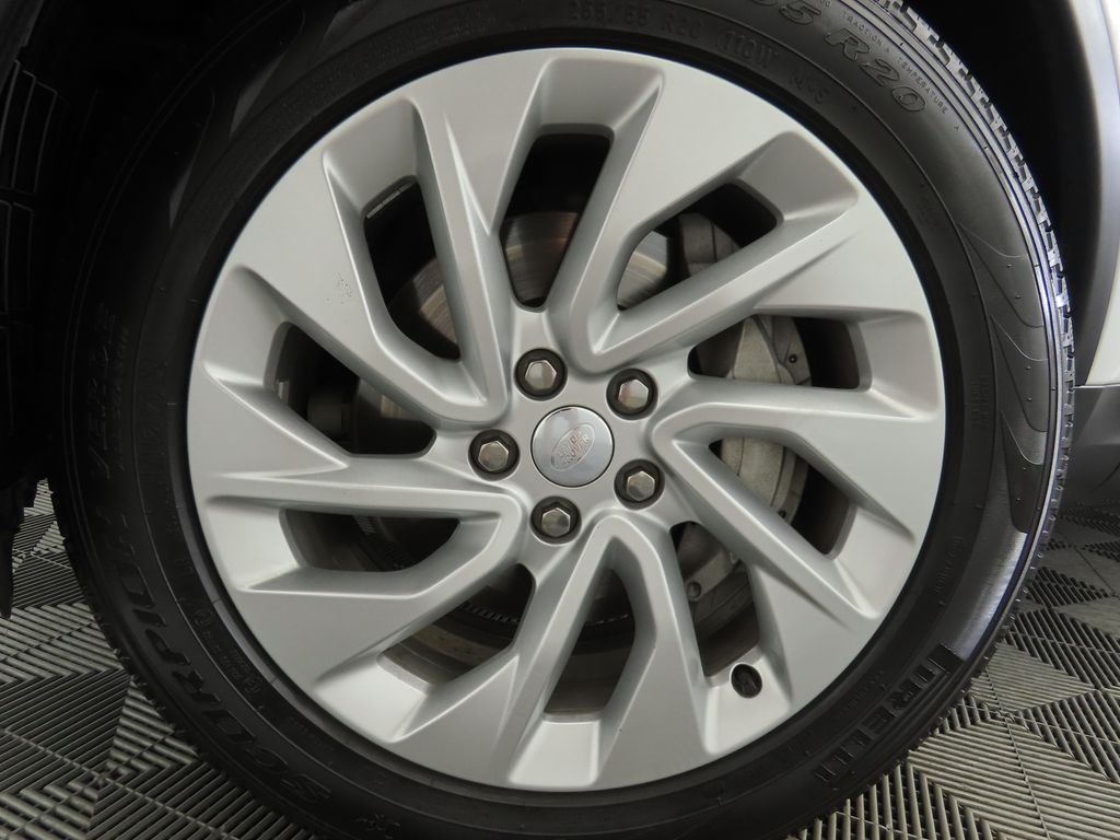 2024 Land Rover Discovery P300 S photo 27