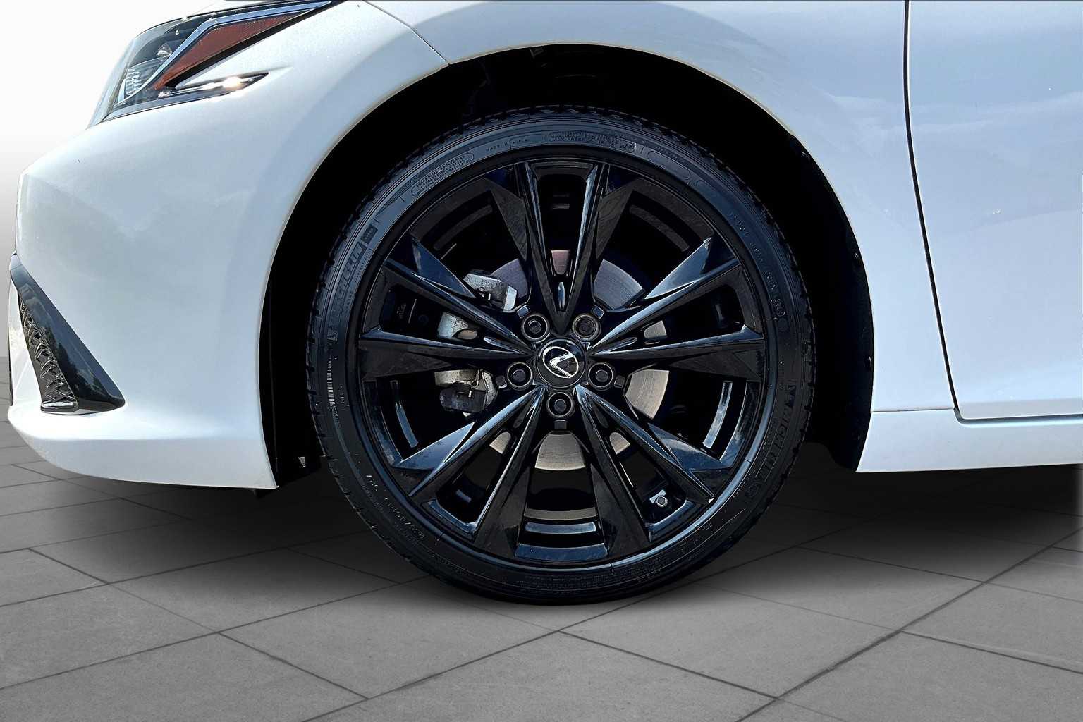 2022 Lexus ES F SPORT Handling photo 10