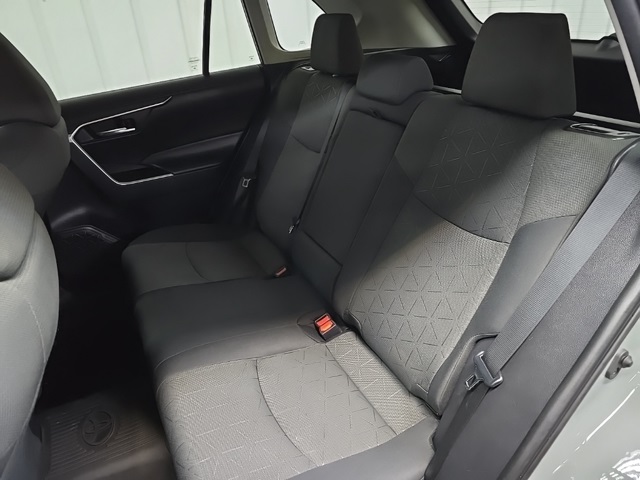 2021 Toyota RAV4 XLE photo 36
