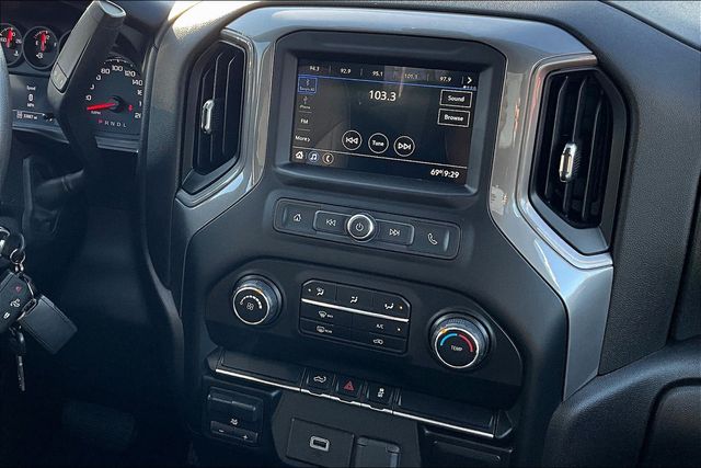 2019 Chevrolet Silverado 1500 Custom photo 7
