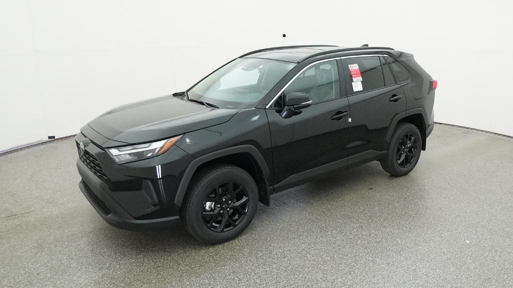 2025 Toyota RAV4 XLE's photo