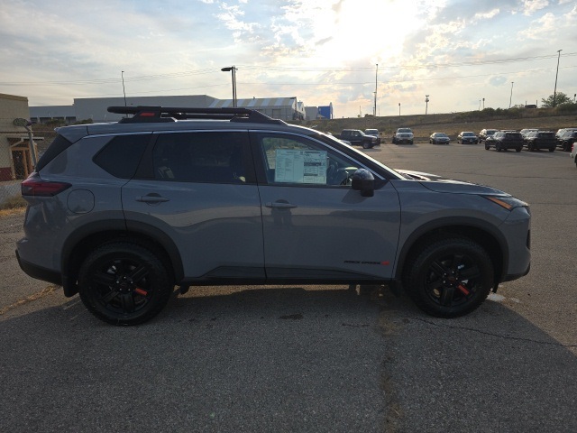 2026 Nissan Rogue SV photo 2
