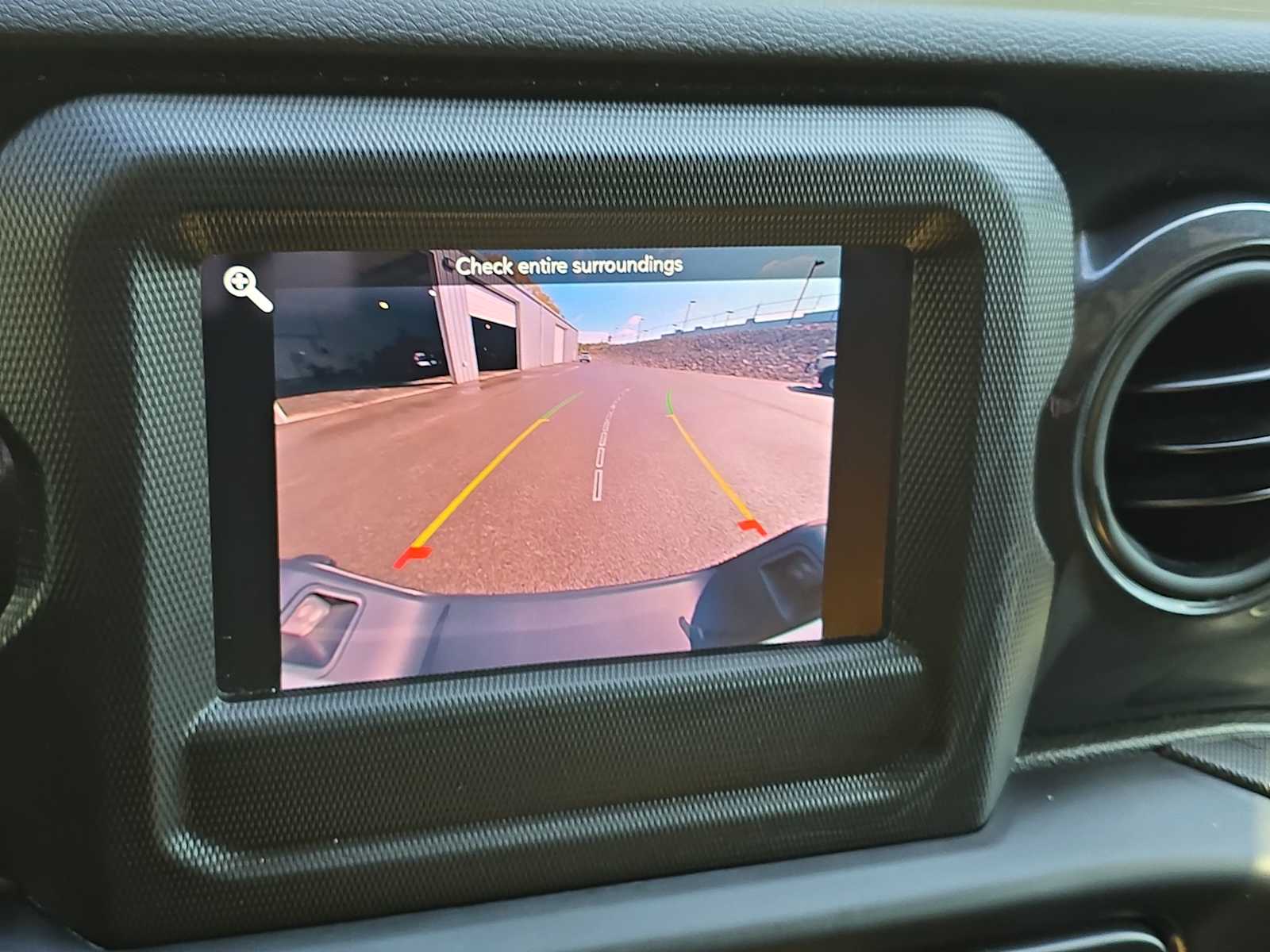 2022 Jeep Gladiator Altitude photo 22