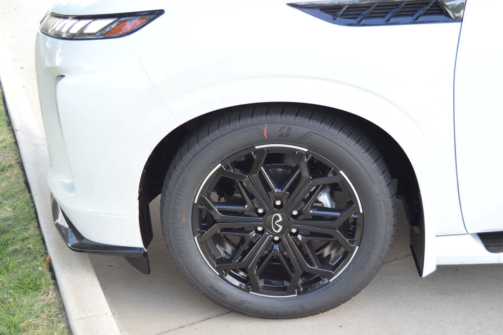 2026 INFINITI QX80 Sport - Photo 6