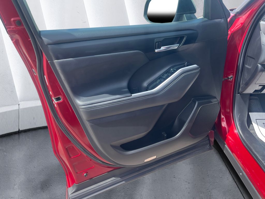2023 Toyota Highlander XSE photo 12